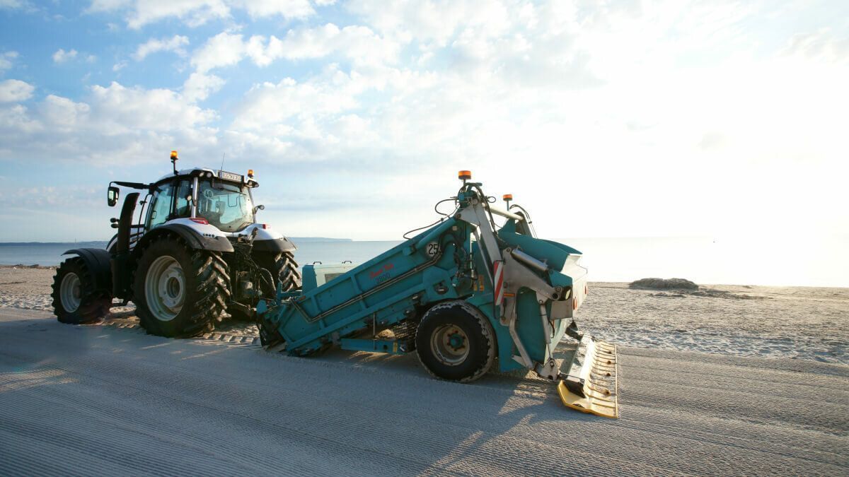 Nettoyage mécanique des plages de Rügen