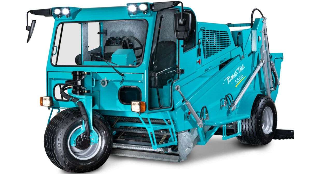 The BeachTech 5500: a self-propelled beach cleaning machine