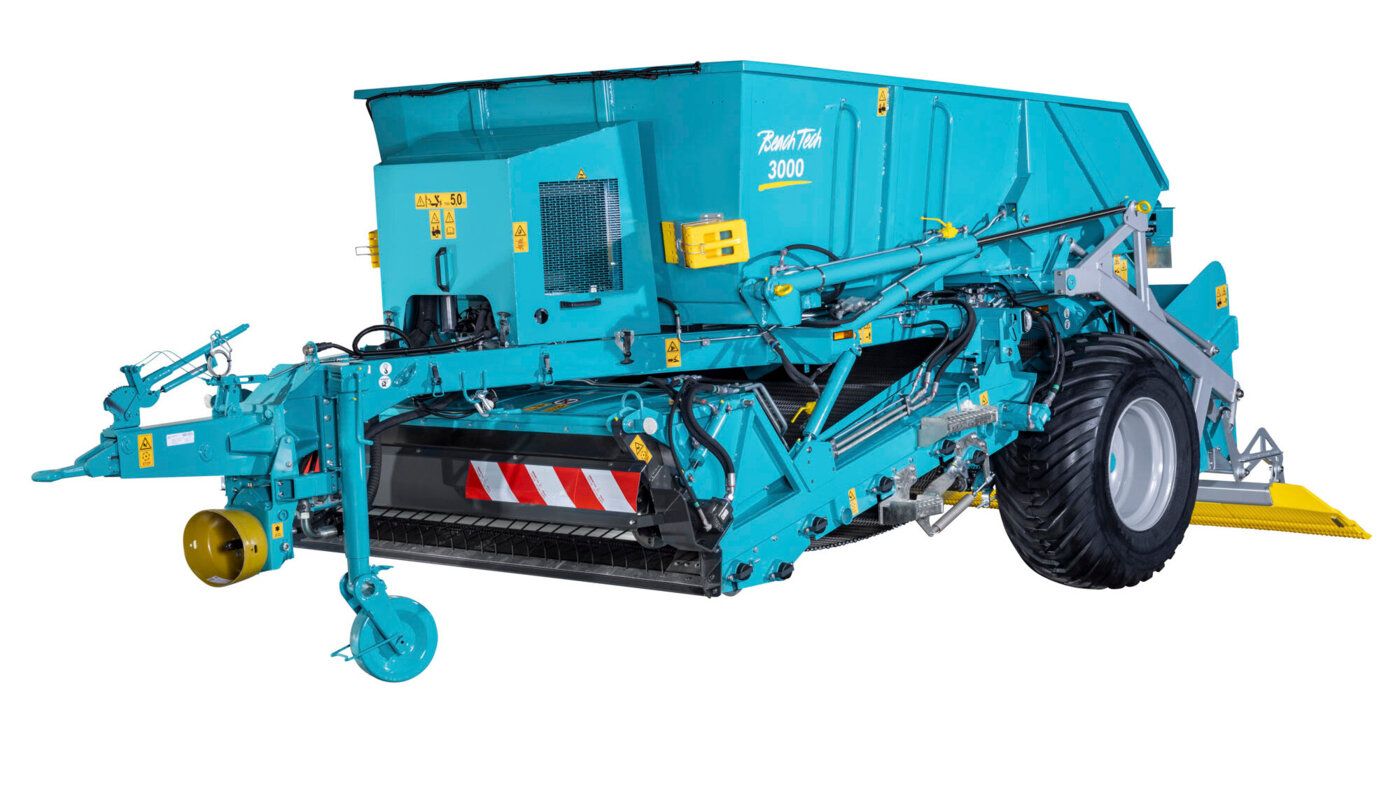 BeachTech 3000: Beach cleaner and haul vehicle in one