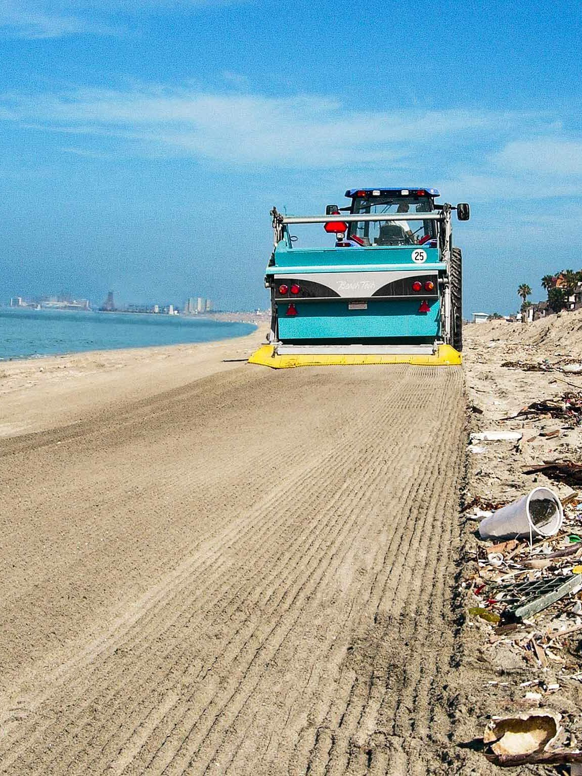 BeachTech cleaning at the beach 