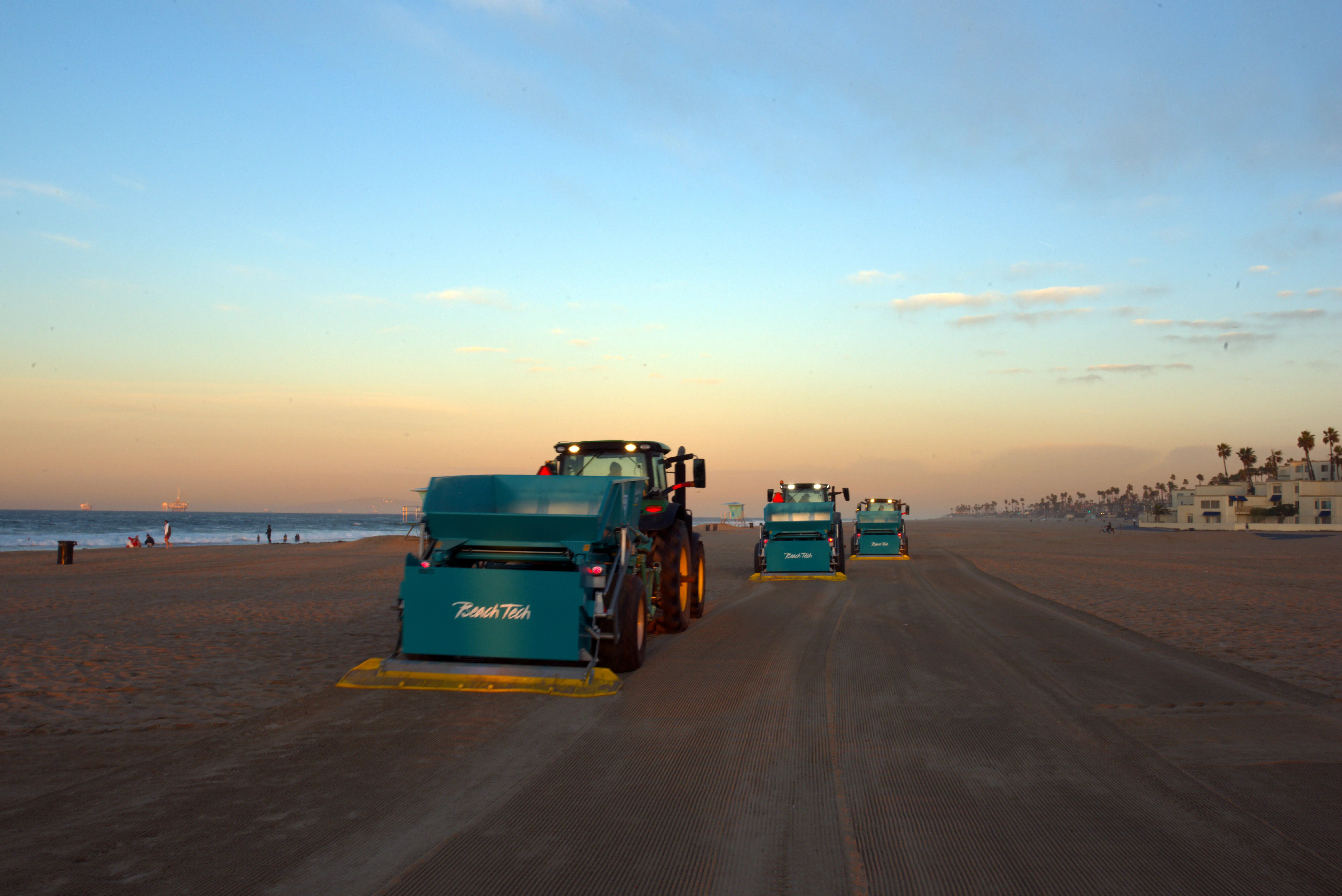 Pulled Beach Cleaner BeachTech 3000 Back View Demonstration Finisher