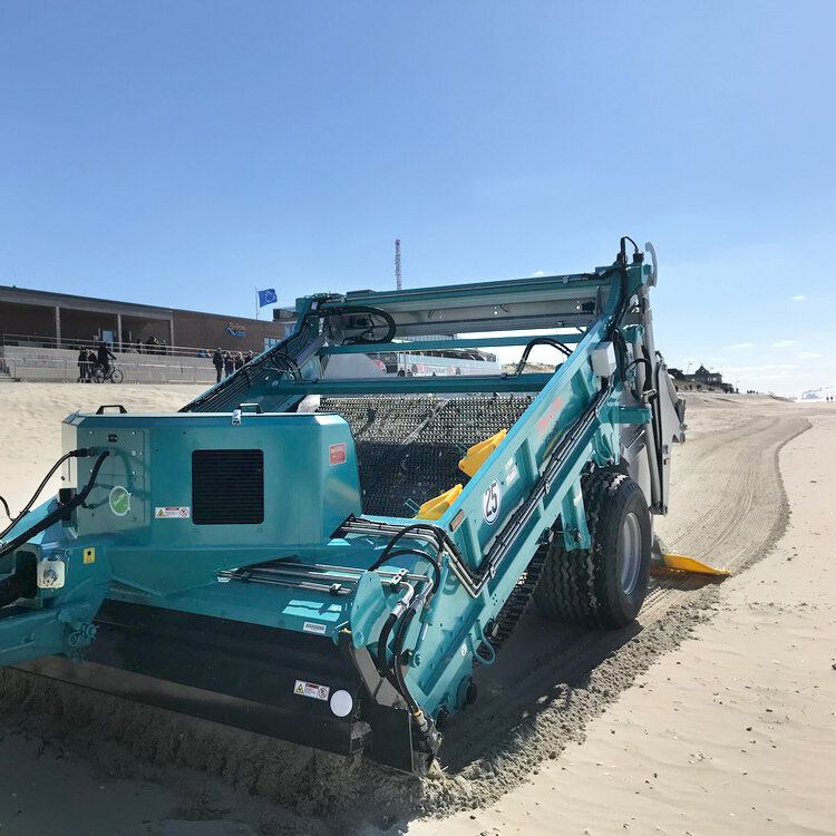 Limpiador de playas remolcado BeachTech 3000 vista trasera
