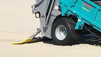 Towed Beach Cleaner BeachTech 2500 Close Up High Flotation Tire