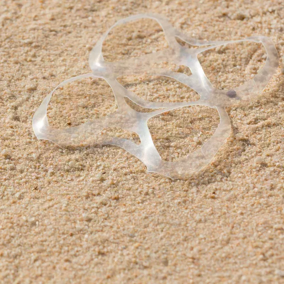 Plastikmüll am Strand - BeachTech Strandreiniger