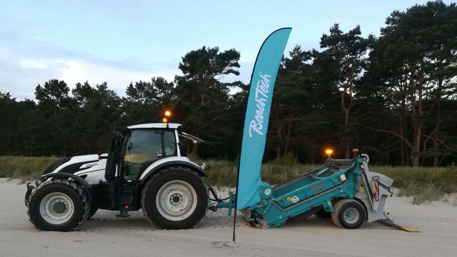 Un BeachTech 2500 garantiza una playa limpia y segura en Rügen.