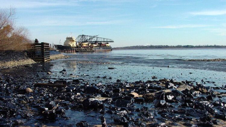 BeachTech helps clean sand after oil spill