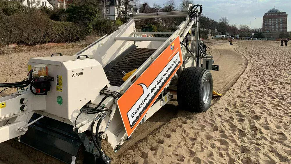 Ein BeachTech 2000 für Hamburgs Elbstrand.