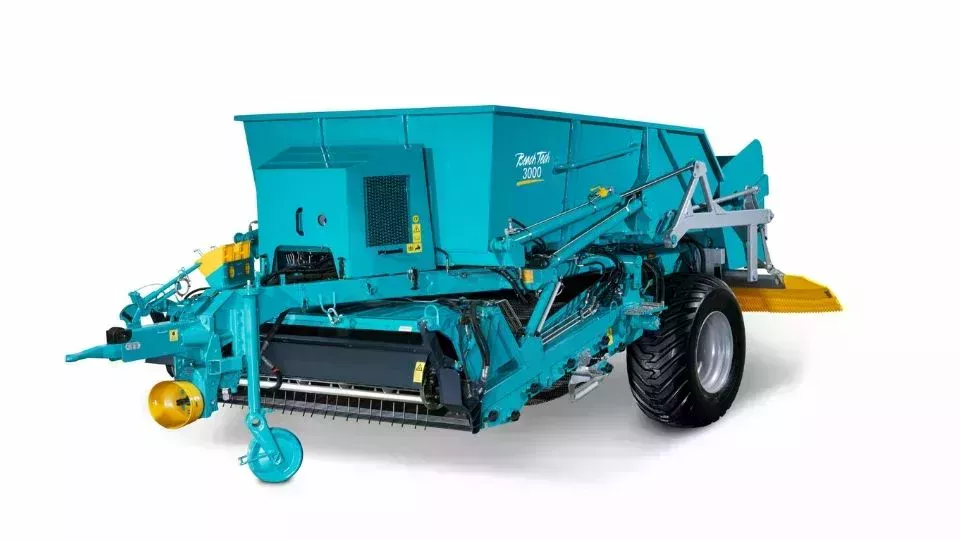 BeachTech 3000: a tractor-towed sand sifter