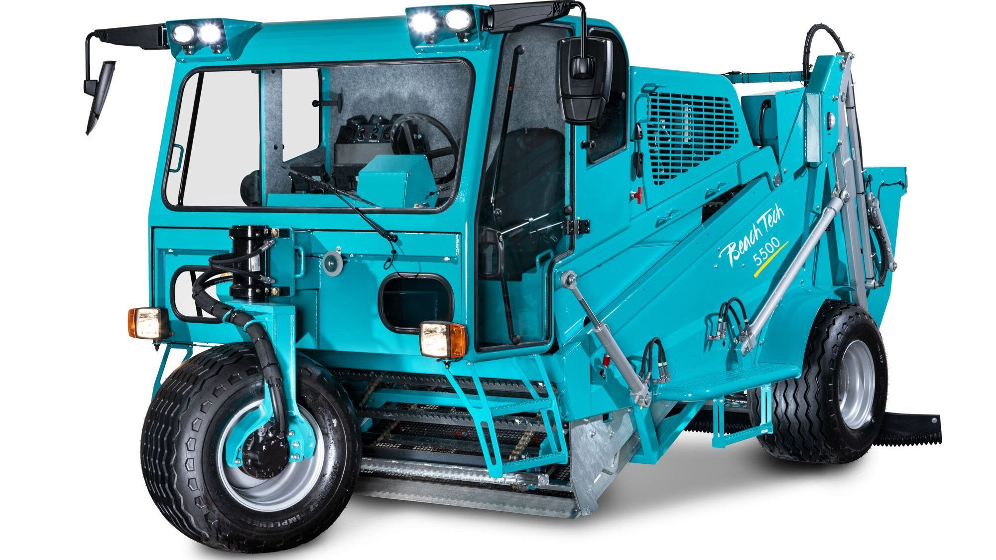 BeachTech 5500 | Beach Cleaner BeachTech 5500 self-propelled beach cleaner: cutout
