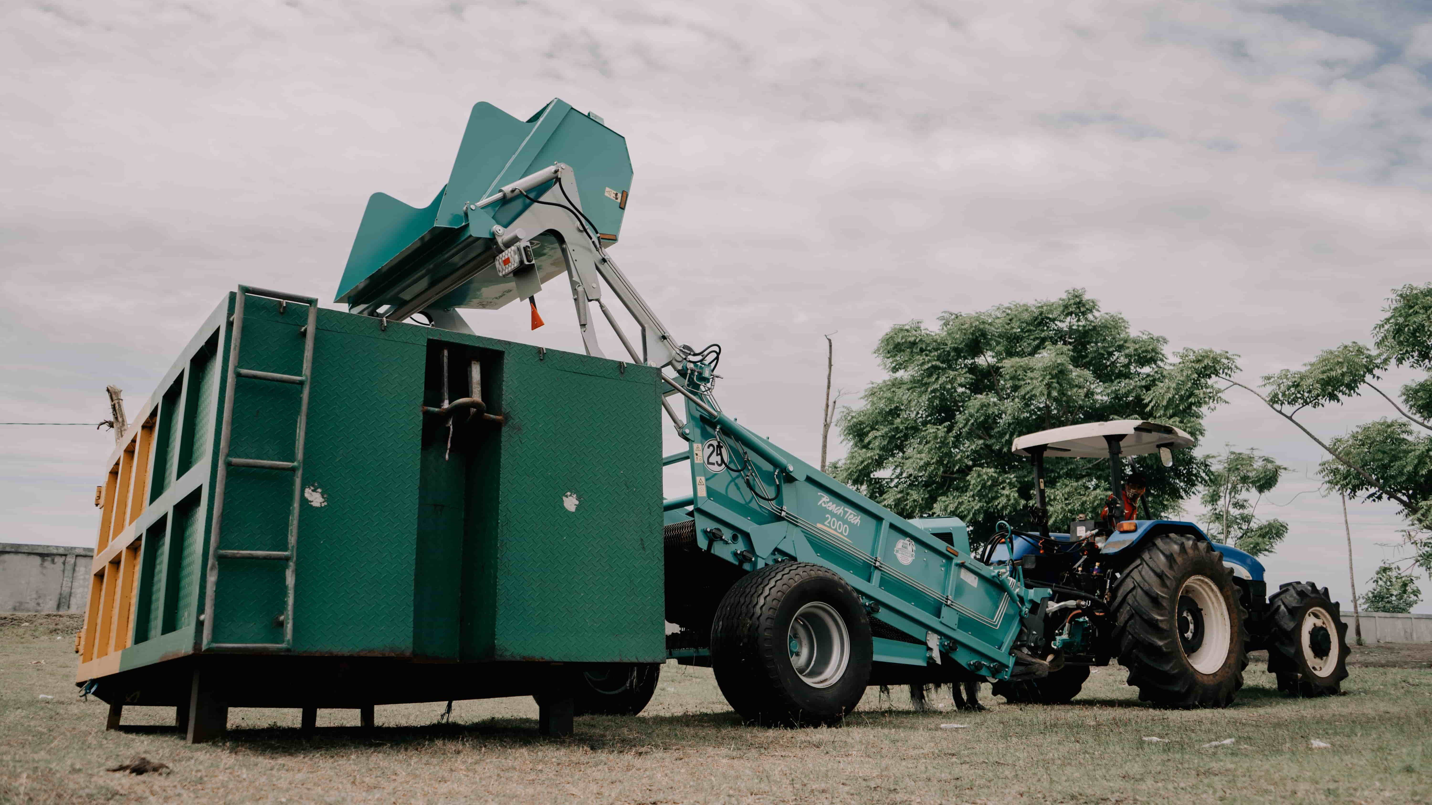 Le BeachTech a apporté son aide, dans le cadre du Projet STOP, lors d'une opération de nettoyage des plages, à Jembrana, sur la côte nord-ouest de Bali.