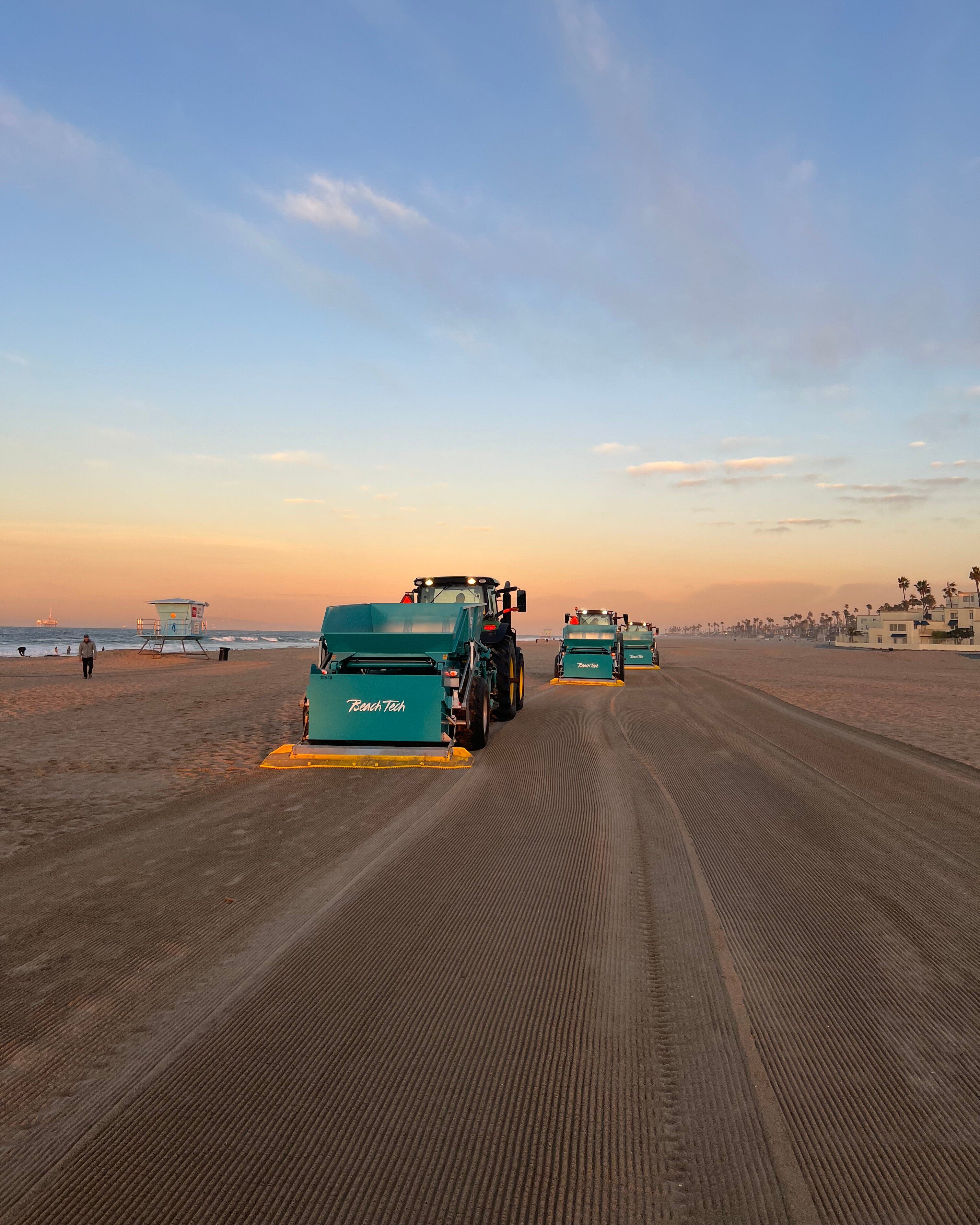 Pulled Beach Cleaner BeachTech 3000 Back View Demonstration Finisher 